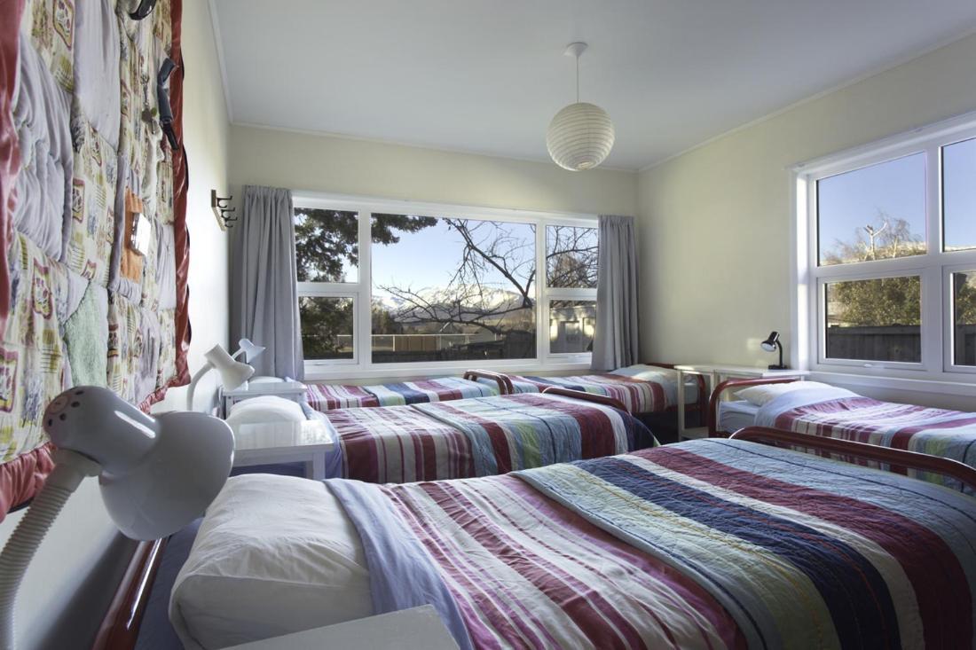 Tailor Made Tekapo Accommodation - Hostel Лейк Текапо Екстериор снимка