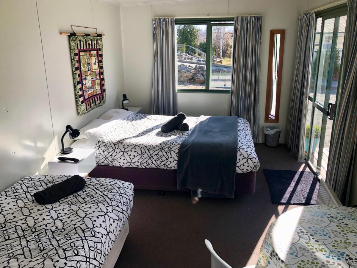 Tailor Made Tekapo Accommodation - Guesthouse & Hostel Лейк Текапо Екстериор снимка