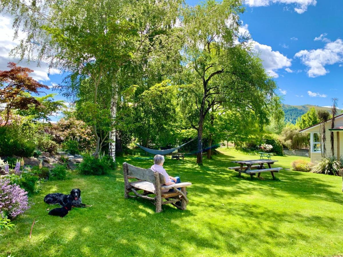 Tailor Made Tekapo Accommodation - Hostel Лейк Текапо Екстериор снимка