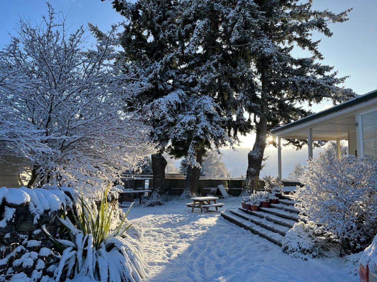 Tailor Made Tekapo Accommodation - Hostel Лейк Текапо Екстериор снимка