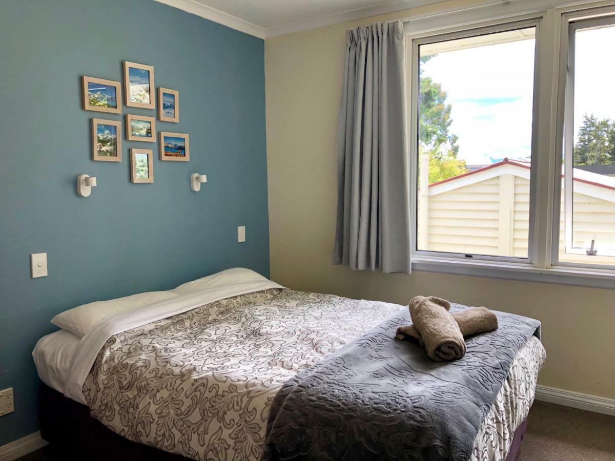 Tailor Made Tekapo Accommodation - Hostel Лейк Текапо Екстериор снимка